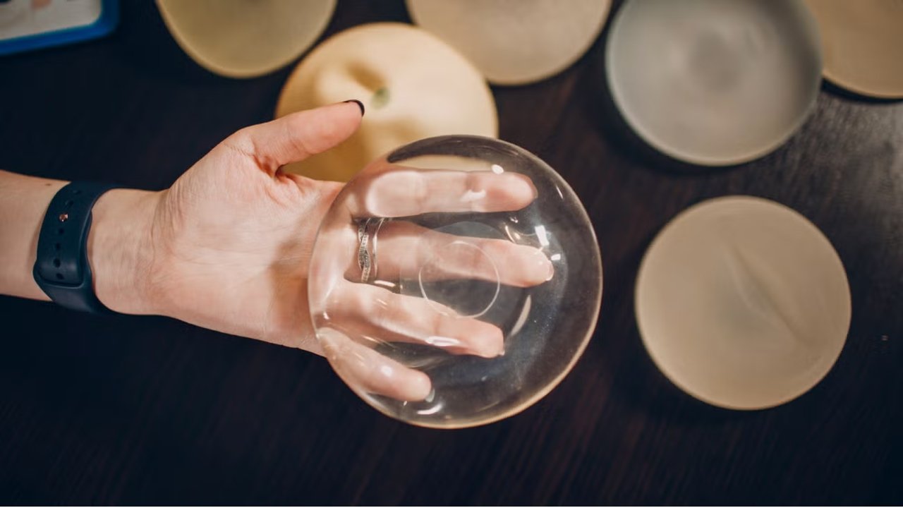 How to Choose Between Silicone and Saline Implants